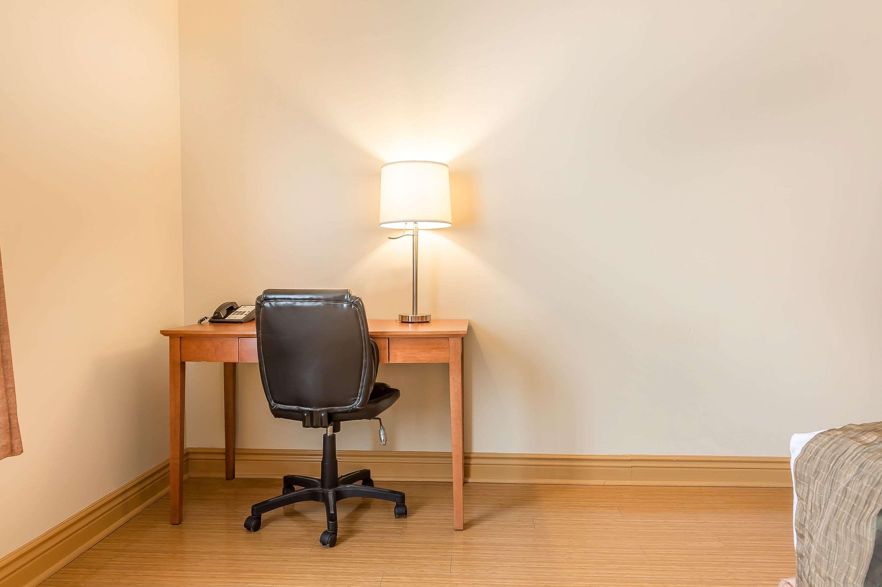 Quality Inn & Suites Hawkesbury Esterno foto