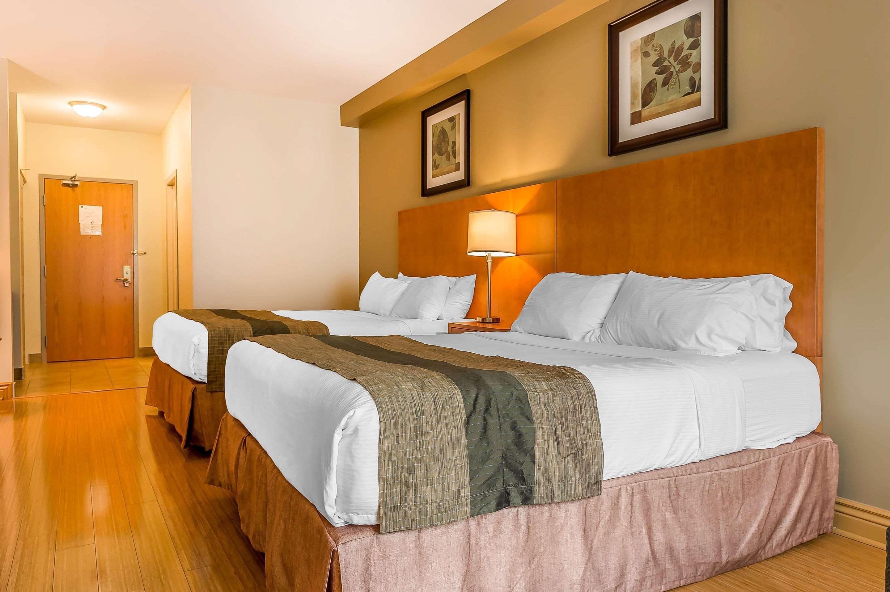 Quality Inn & Suites Hawkesbury Esterno foto