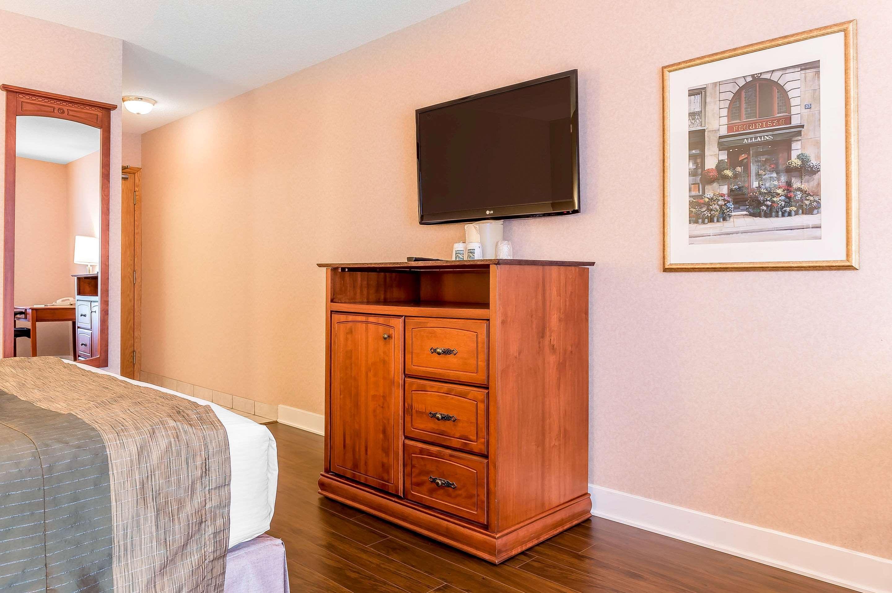 Quality Inn & Suites Hawkesbury Esterno foto