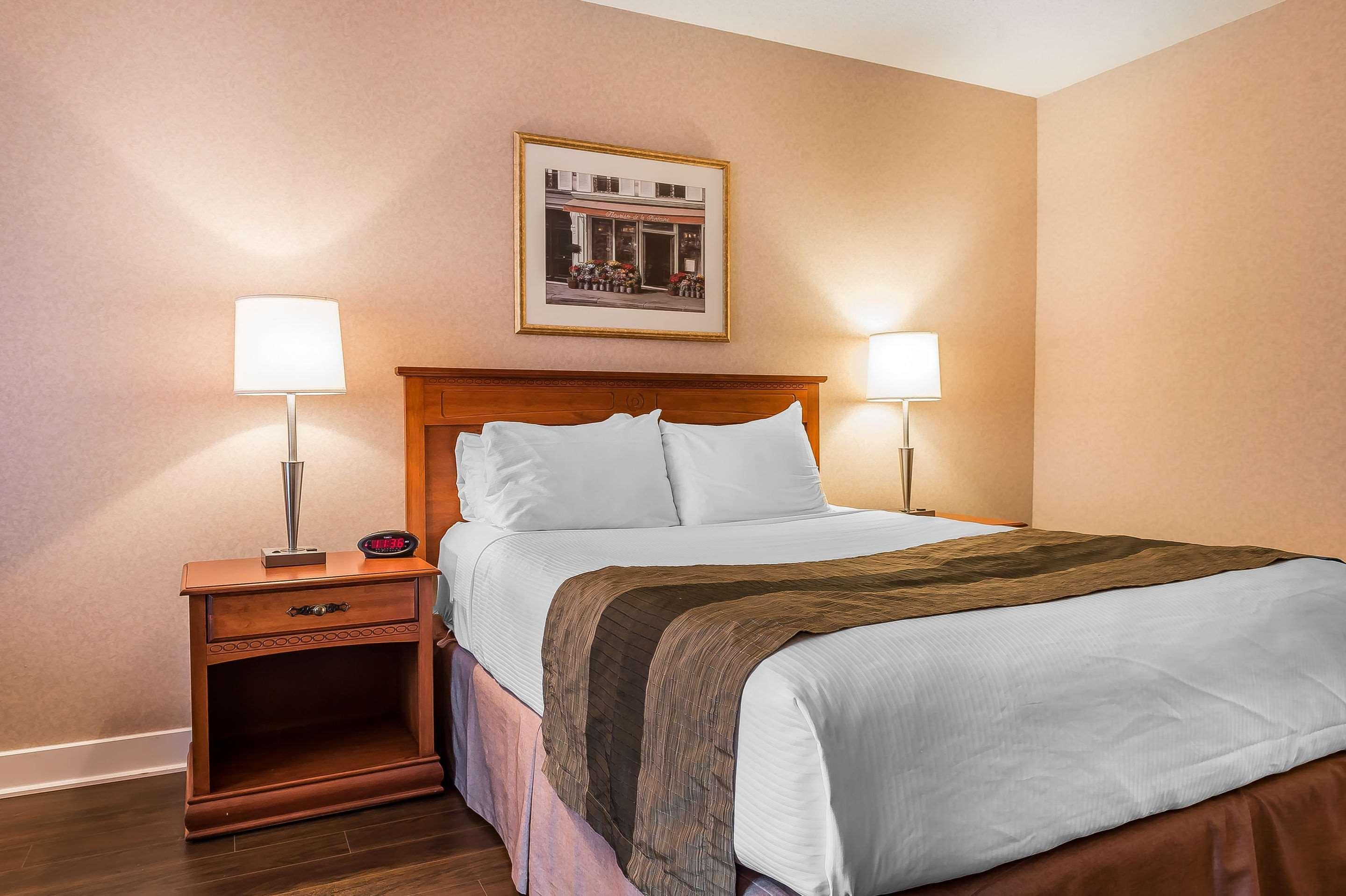 Quality Inn & Suites Hawkesbury Esterno foto