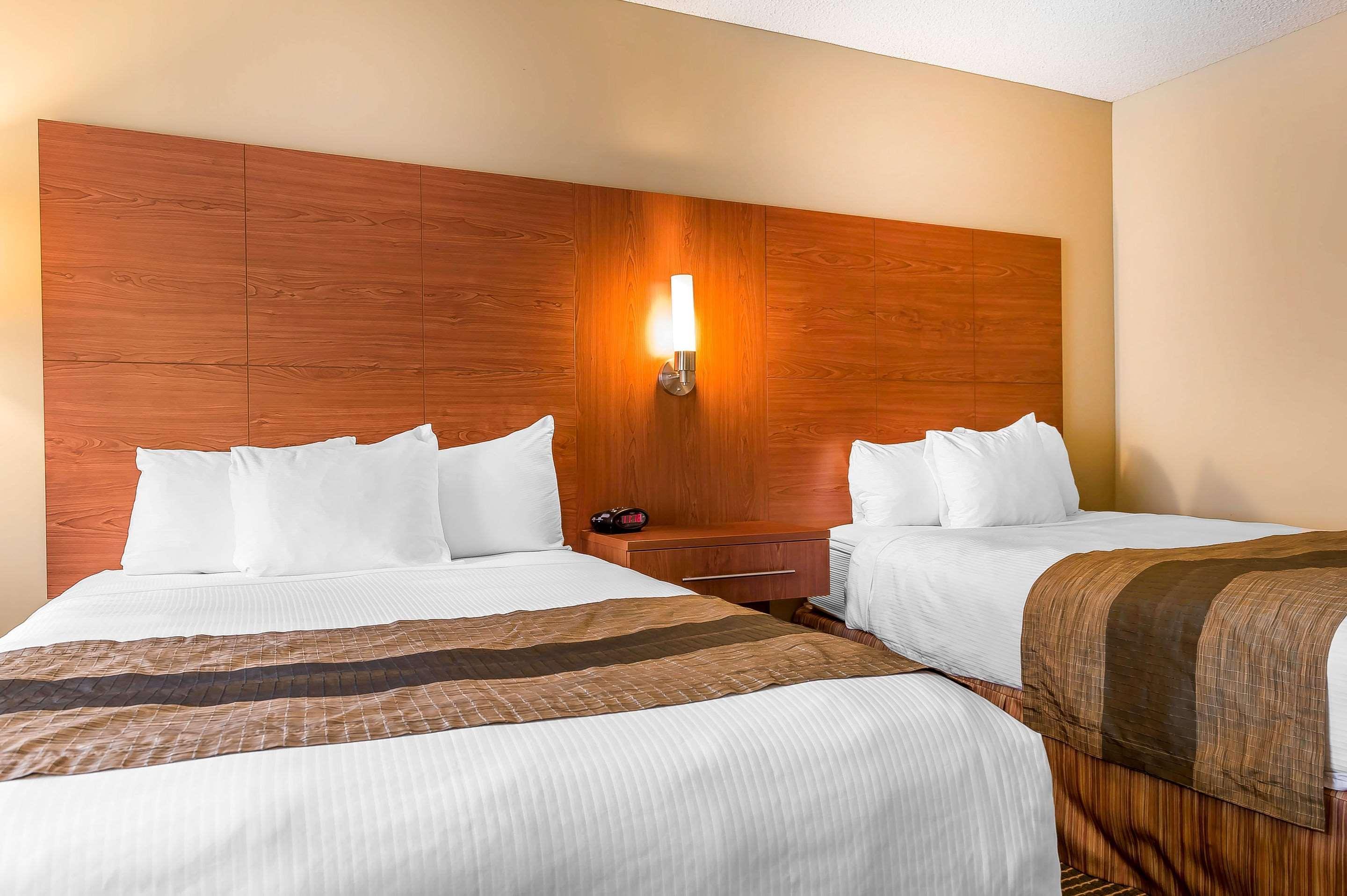 Quality Inn & Suites Hawkesbury Esterno foto
