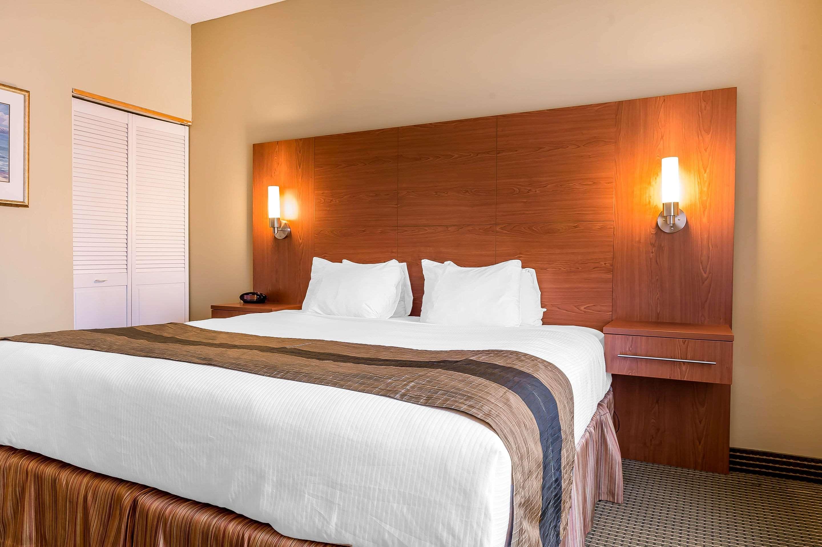 Quality Inn & Suites Hawkesbury Esterno foto