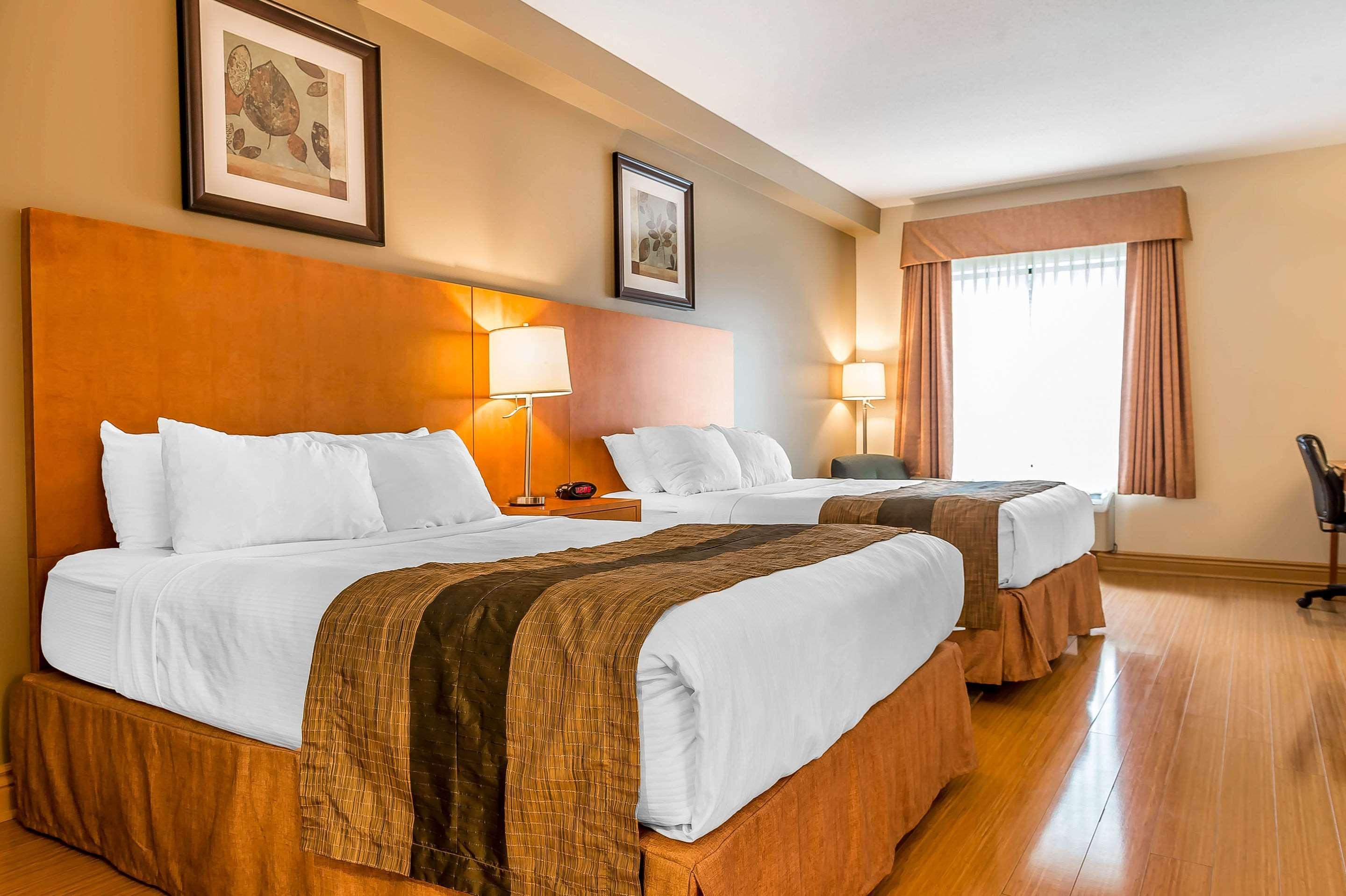 Quality Inn & Suites Hawkesbury Esterno foto
