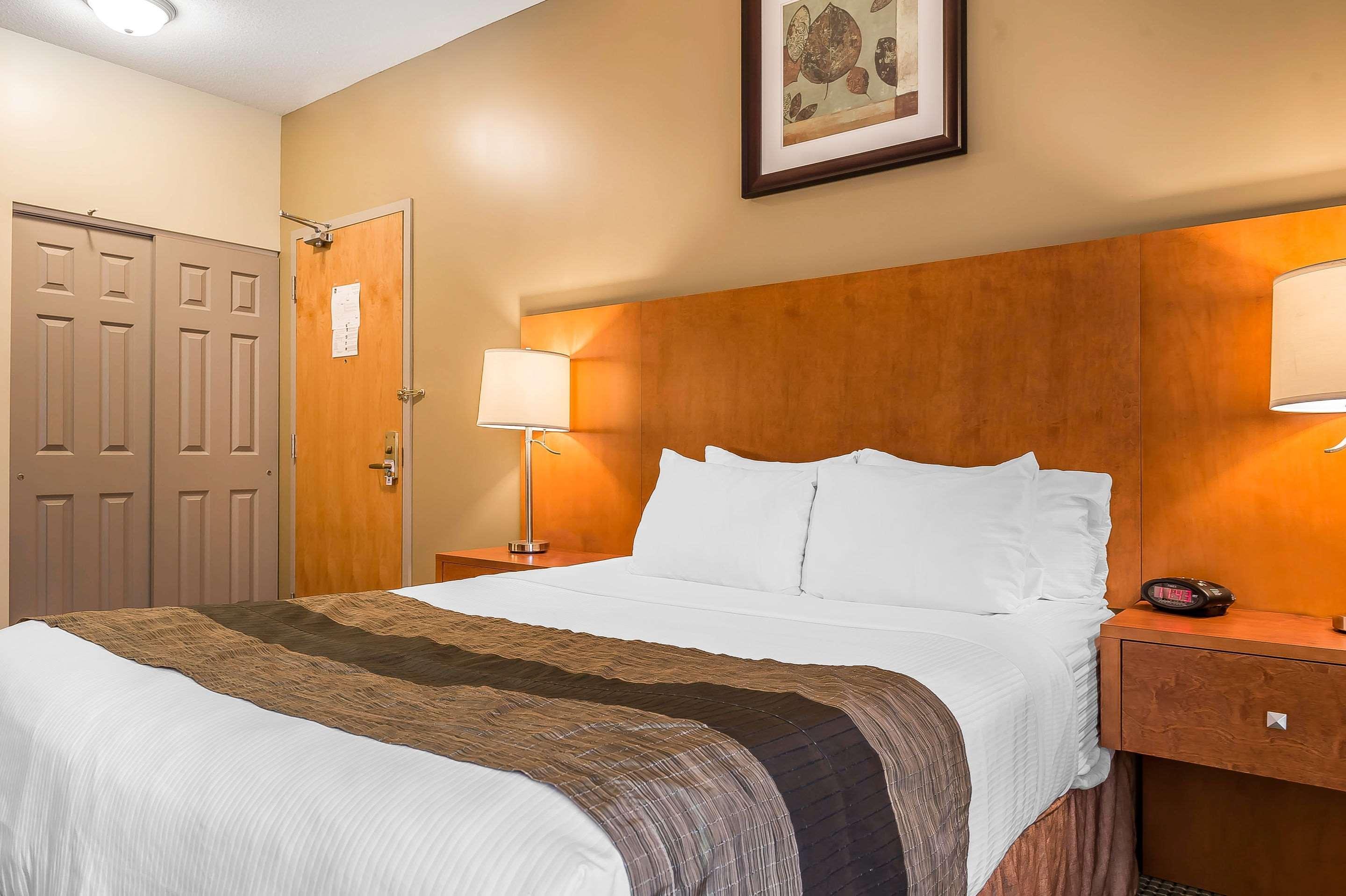 Quality Inn & Suites Hawkesbury Esterno foto