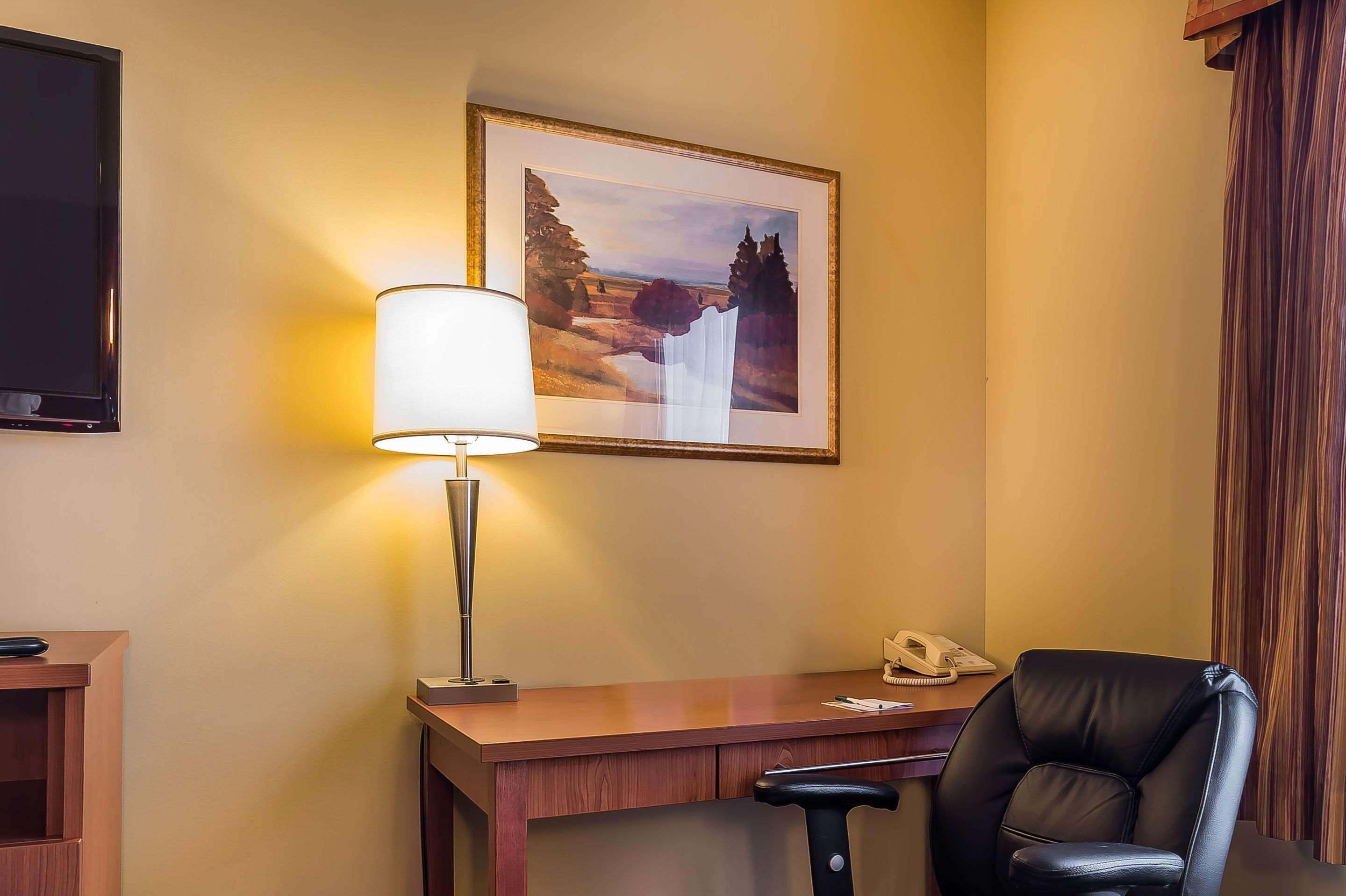 Quality Inn & Suites Hawkesbury Esterno foto