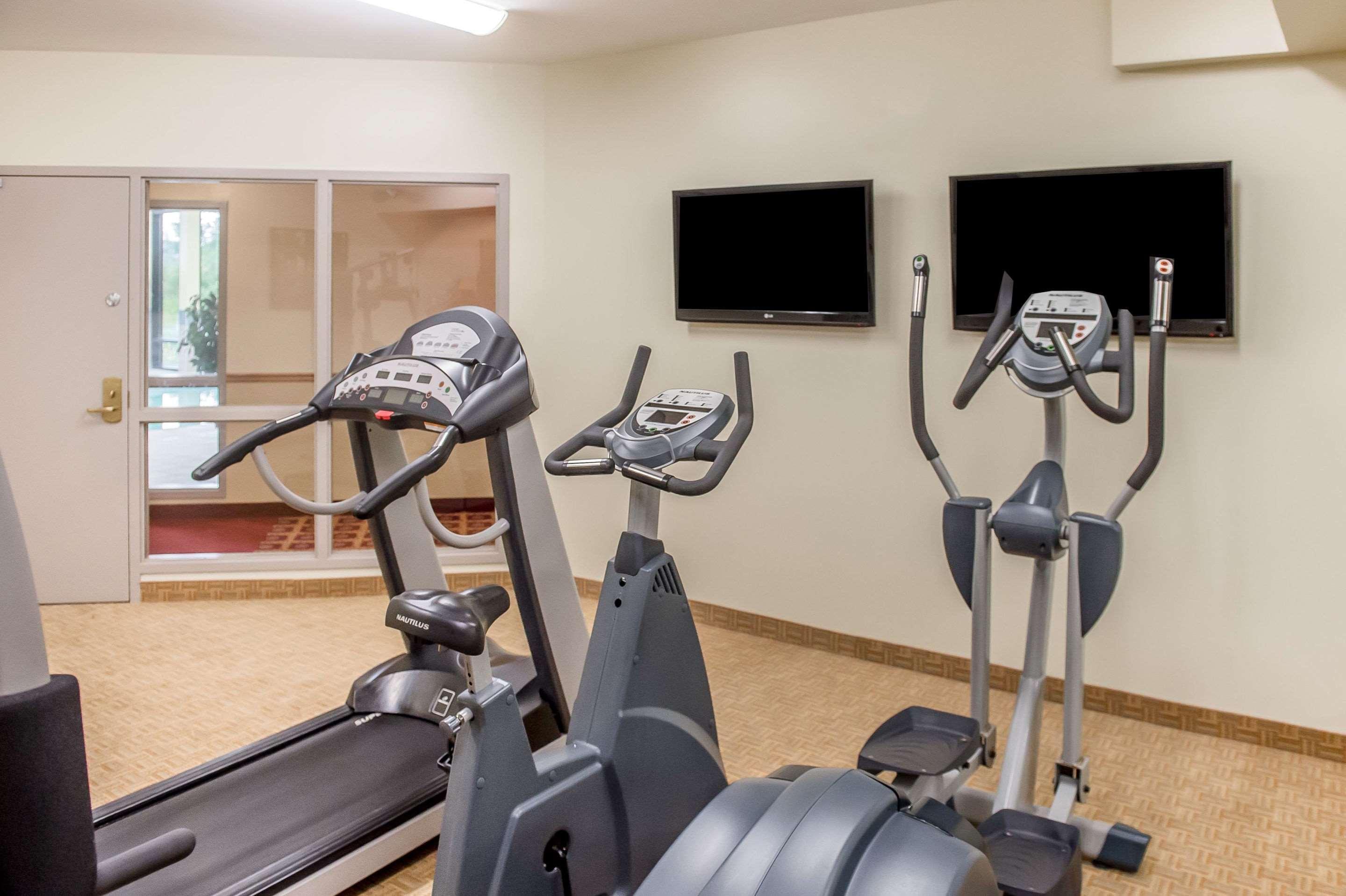 Quality Inn & Suites Hawkesbury Esterno foto