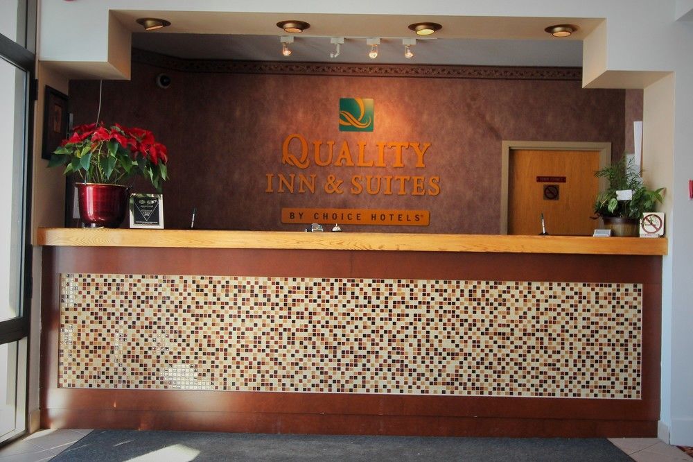 Quality Inn & Suites Hawkesbury Esterno foto