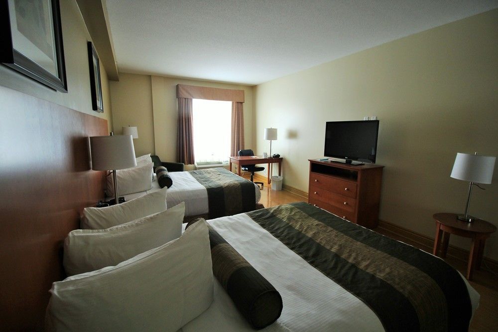Quality Inn & Suites Hawkesbury Esterno foto