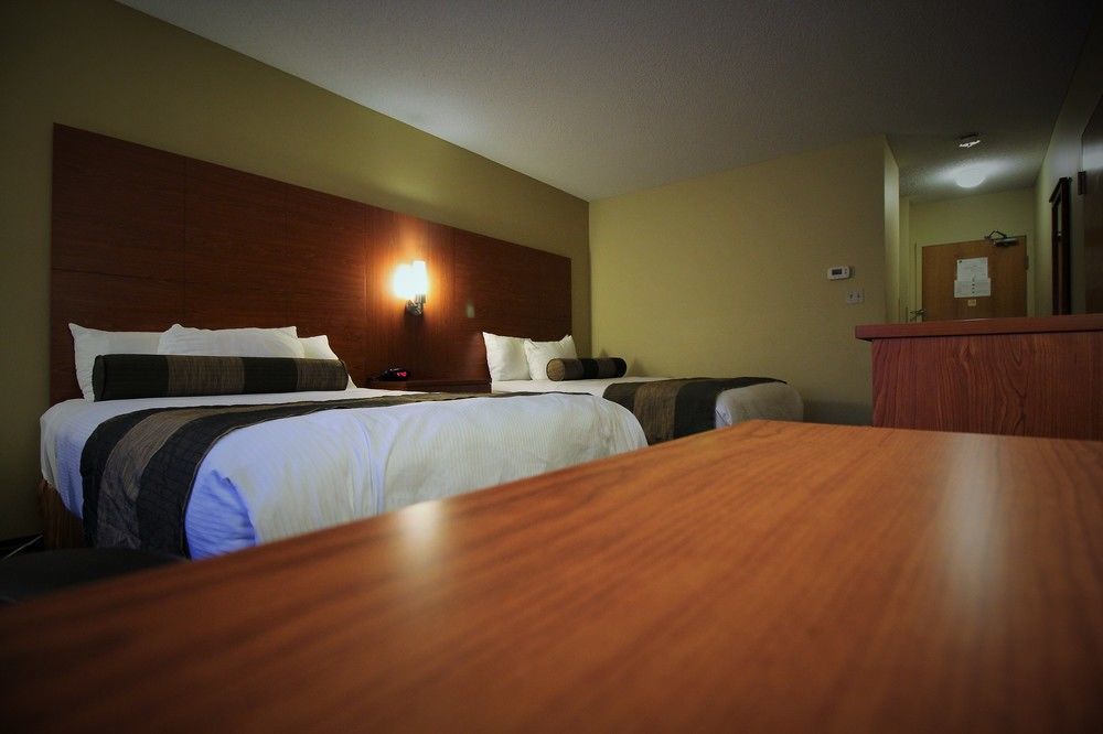 Quality Inn & Suites Hawkesbury Esterno foto