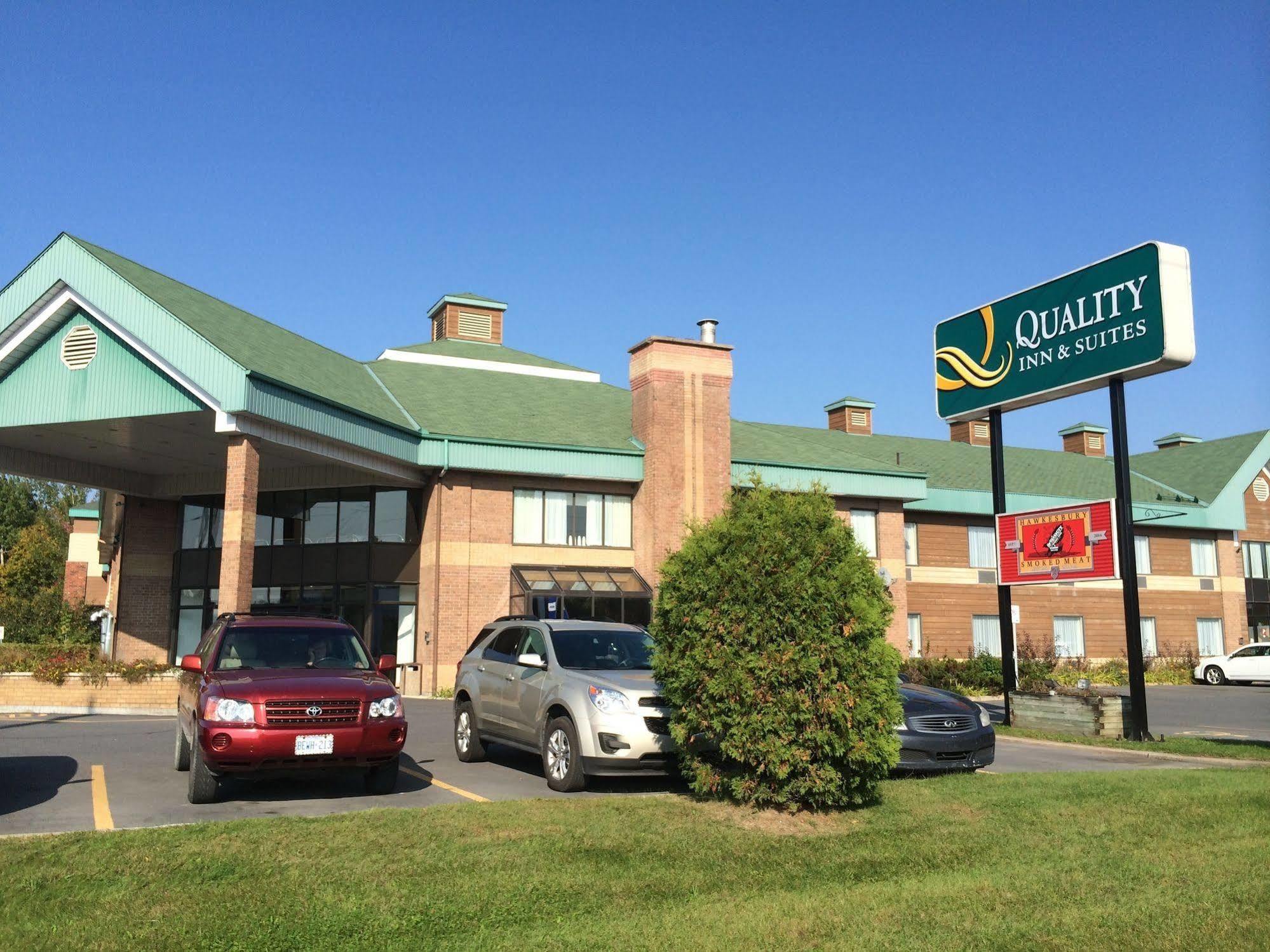 Quality Inn & Suites Hawkesbury Esterno foto