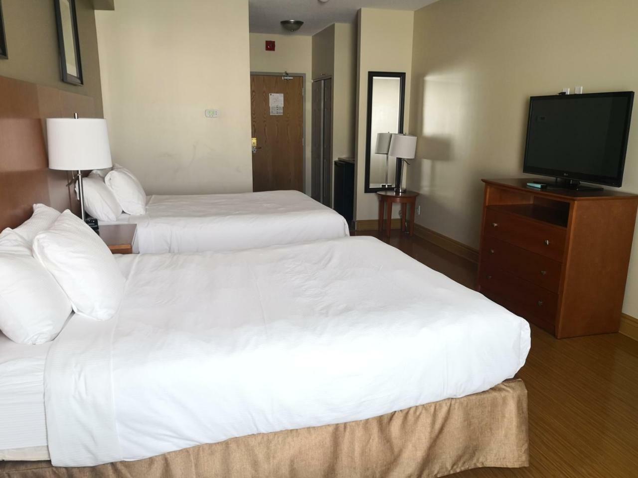 Quality Inn & Suites Hawkesbury Esterno foto