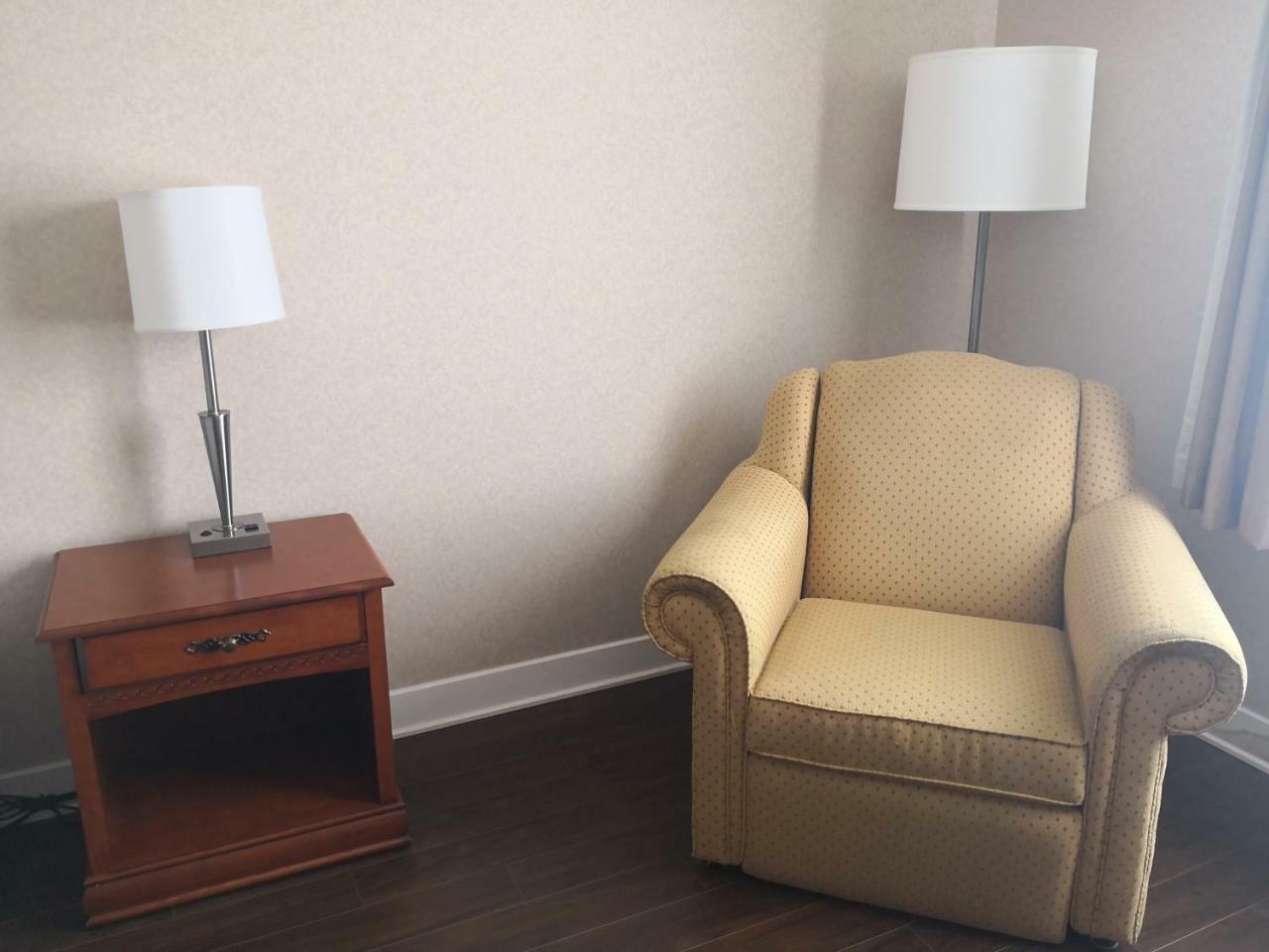 Quality Inn & Suites Hawkesbury Esterno foto